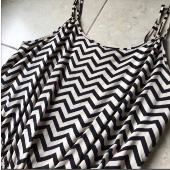 Chevron Patterned Romper - Picture 3 of 6